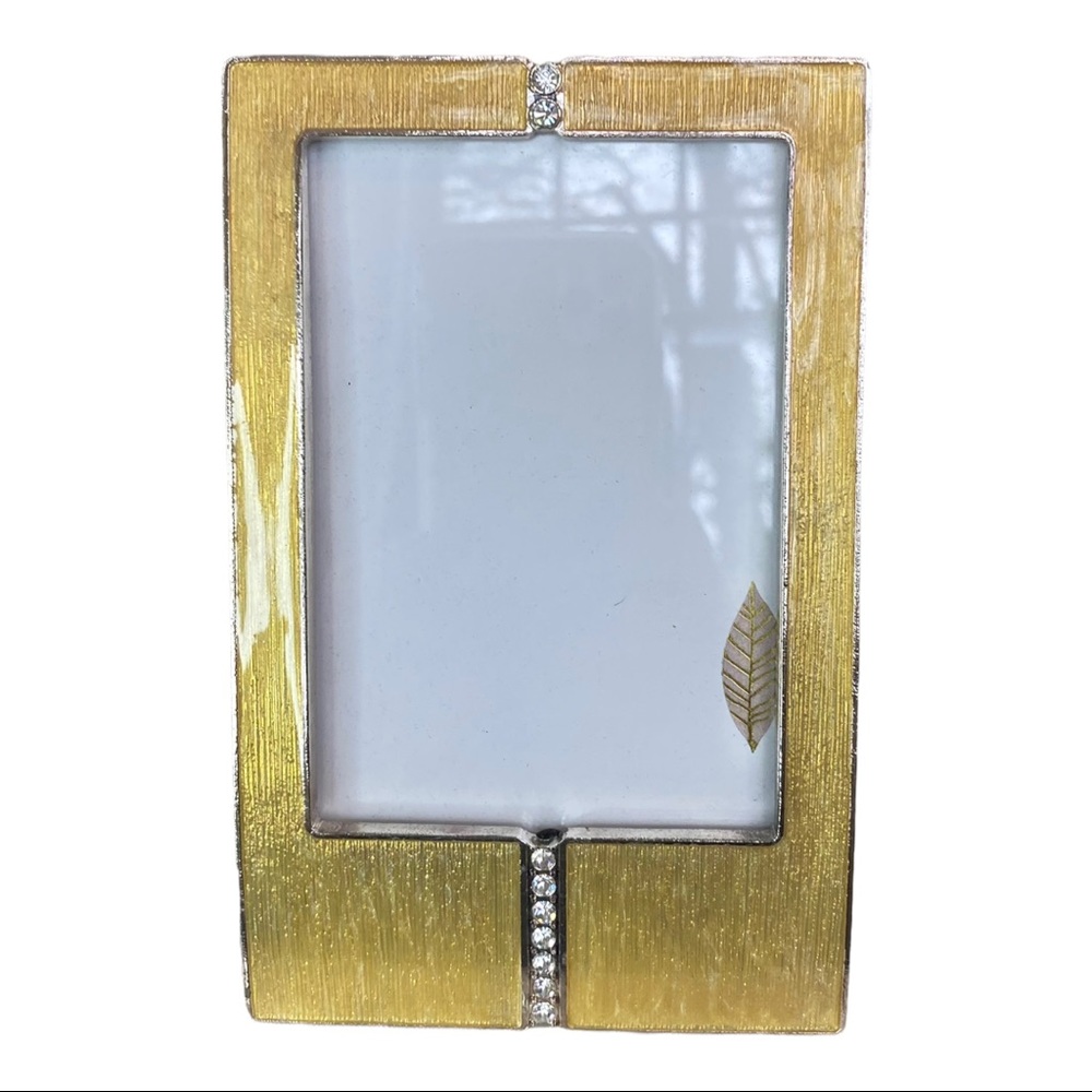Ashley Manor Picture Frame - Picture 2 of 11